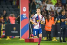 Thumbnail for article: Xavi prijst 'onmisbare' schakel Barcelona: 'Heel blij'