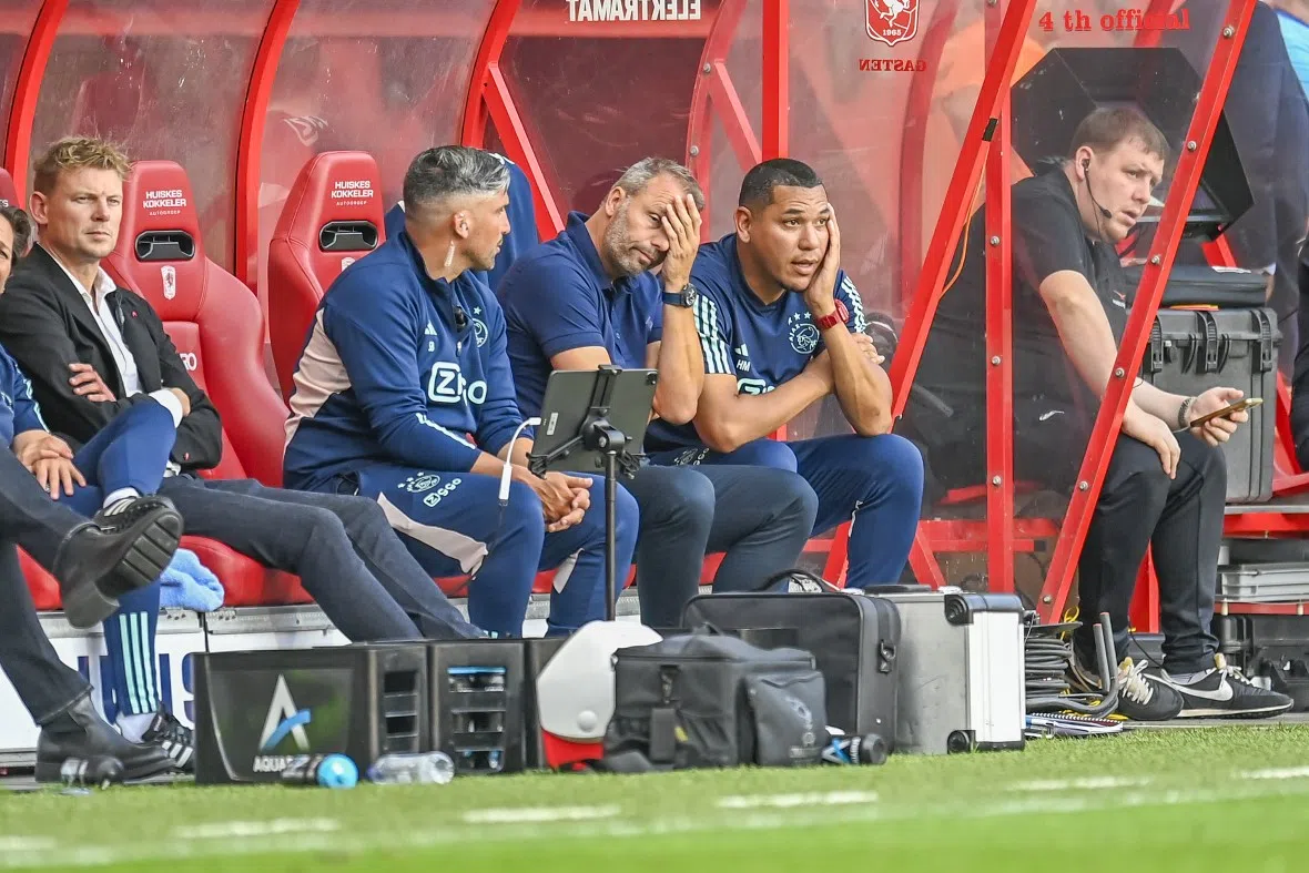 Steijn zoekt verklaring voor wanprestatie Ajax: 'Waar moet je beginnen?' 