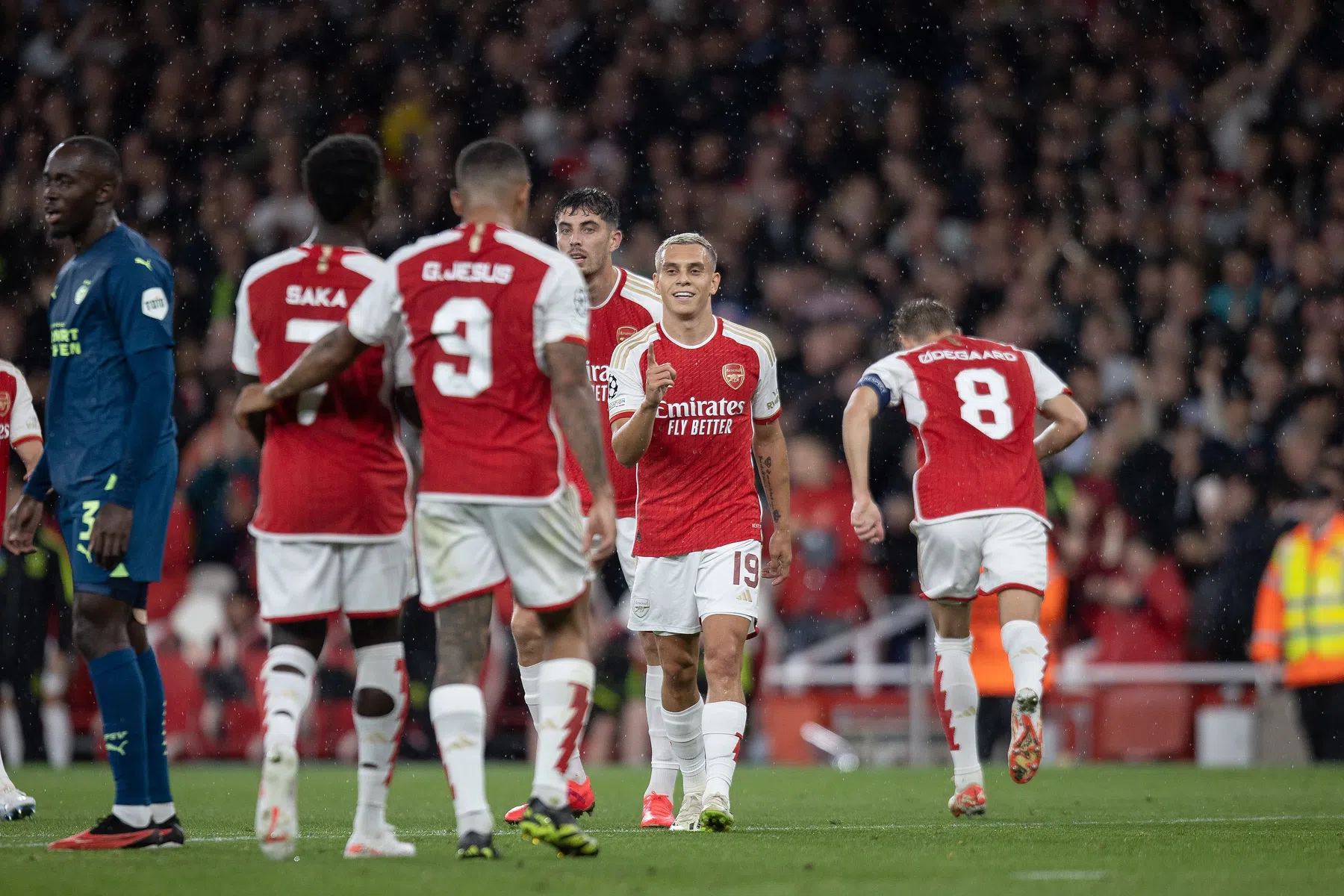 PSV krijgt bij Champions League-rentree voetballes van Arsenal