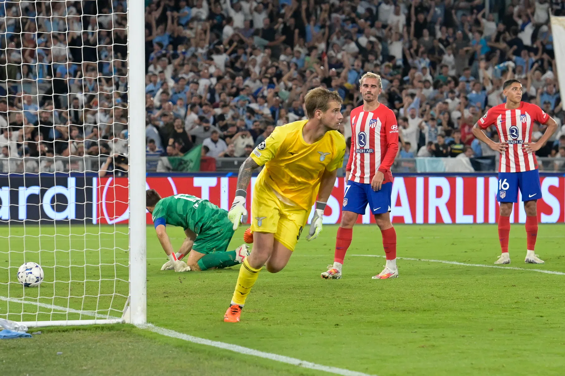 Scorende Lazio-keeper flikte kunstje al eerder: 'Betekenen beide heel veel'