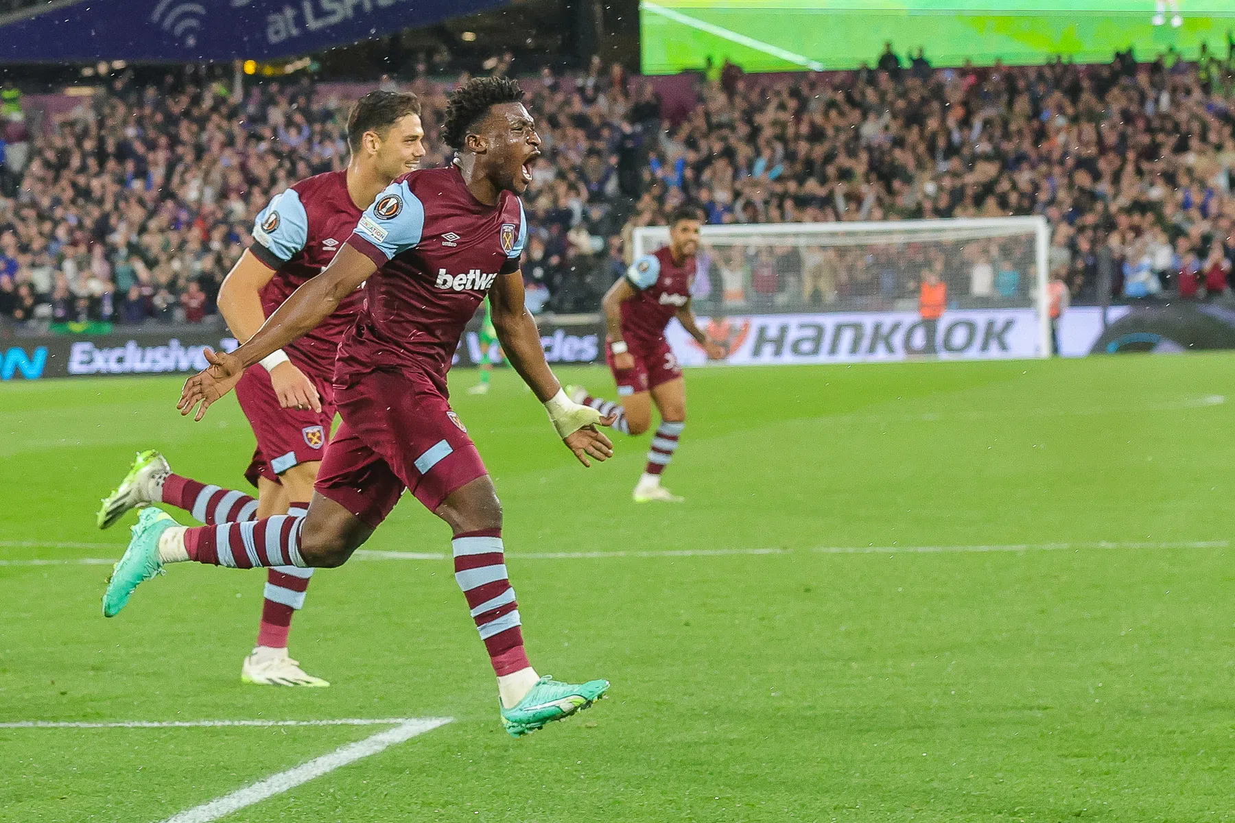 Kudus helpt West Ham over dood punt, Klaksvík dicht bij volgend sprookje