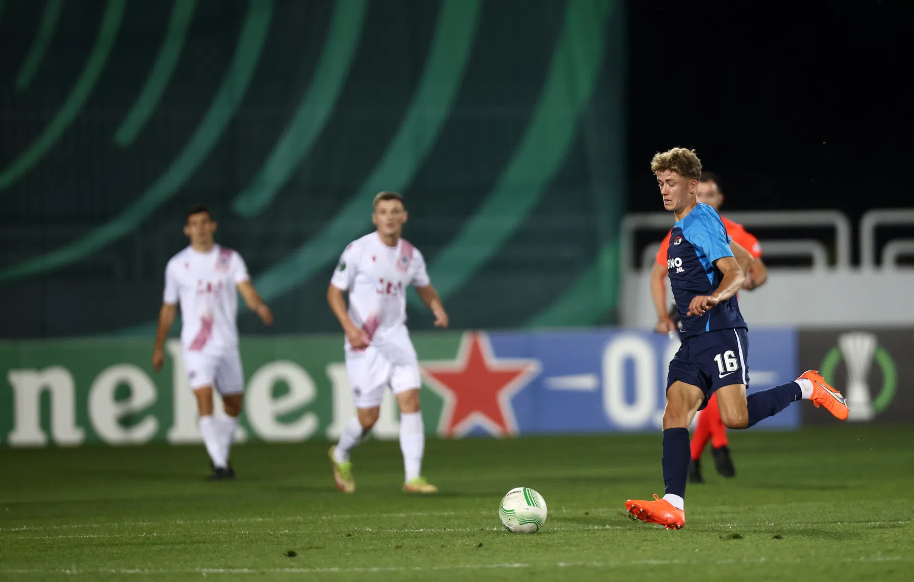 AZ zet zichzelf voor schut op historische avond in Bosnië-Herzegovina