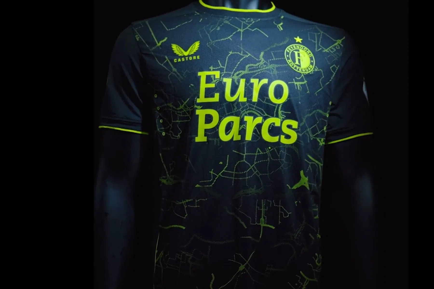 Feyenoord lanceert vierde tenue: ode aan Rotterdam