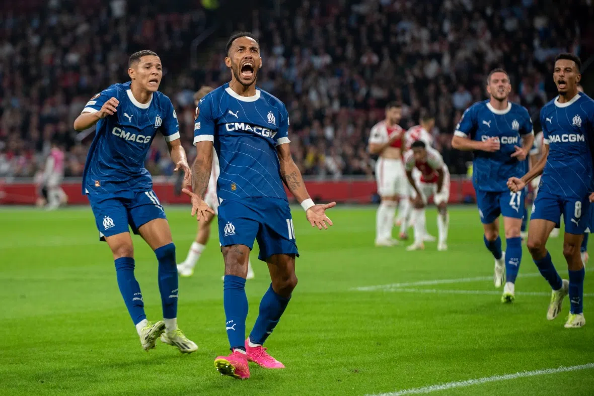 Aubameyang blij met punt: 'Het was niet makkelijk, het blijft Ajax'