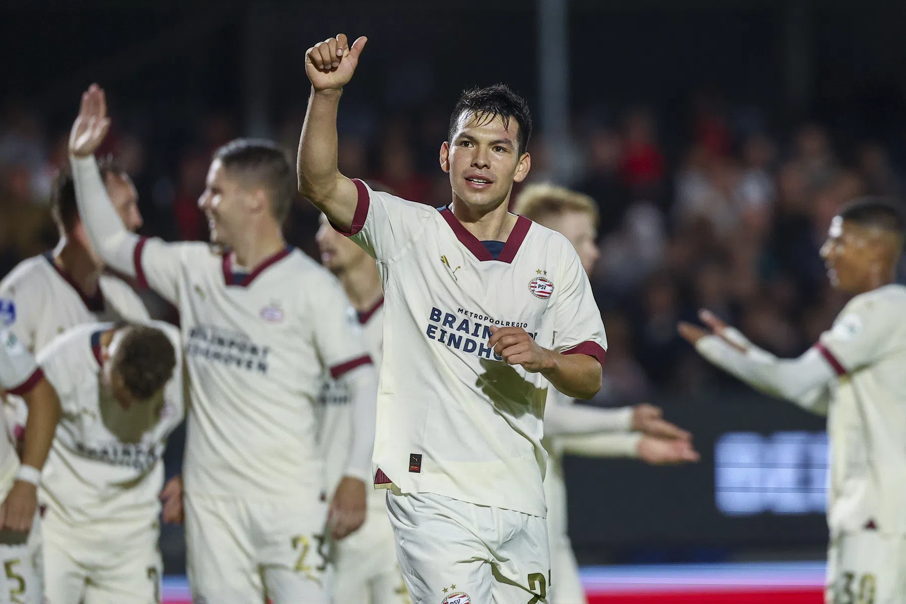 Almere City is geen Arsenal: PSV beleeft een zorgeloze avond