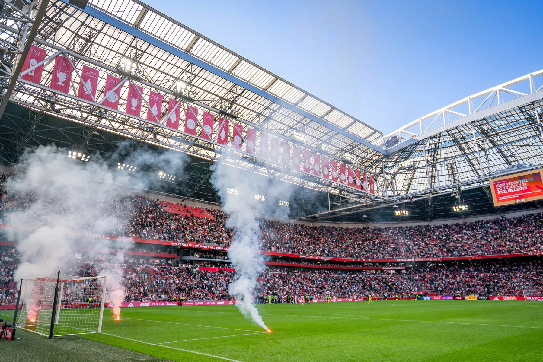 KNVB neemt maandag besluit over restant Ajax - Feyenoord