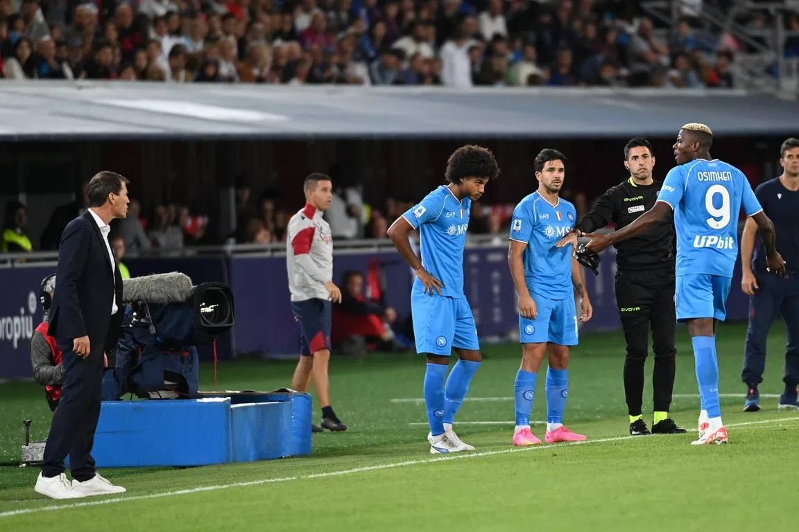 Osimhen riskeert boete na clash met trainer: 'Wat is gezegd, blijft tussen ons'