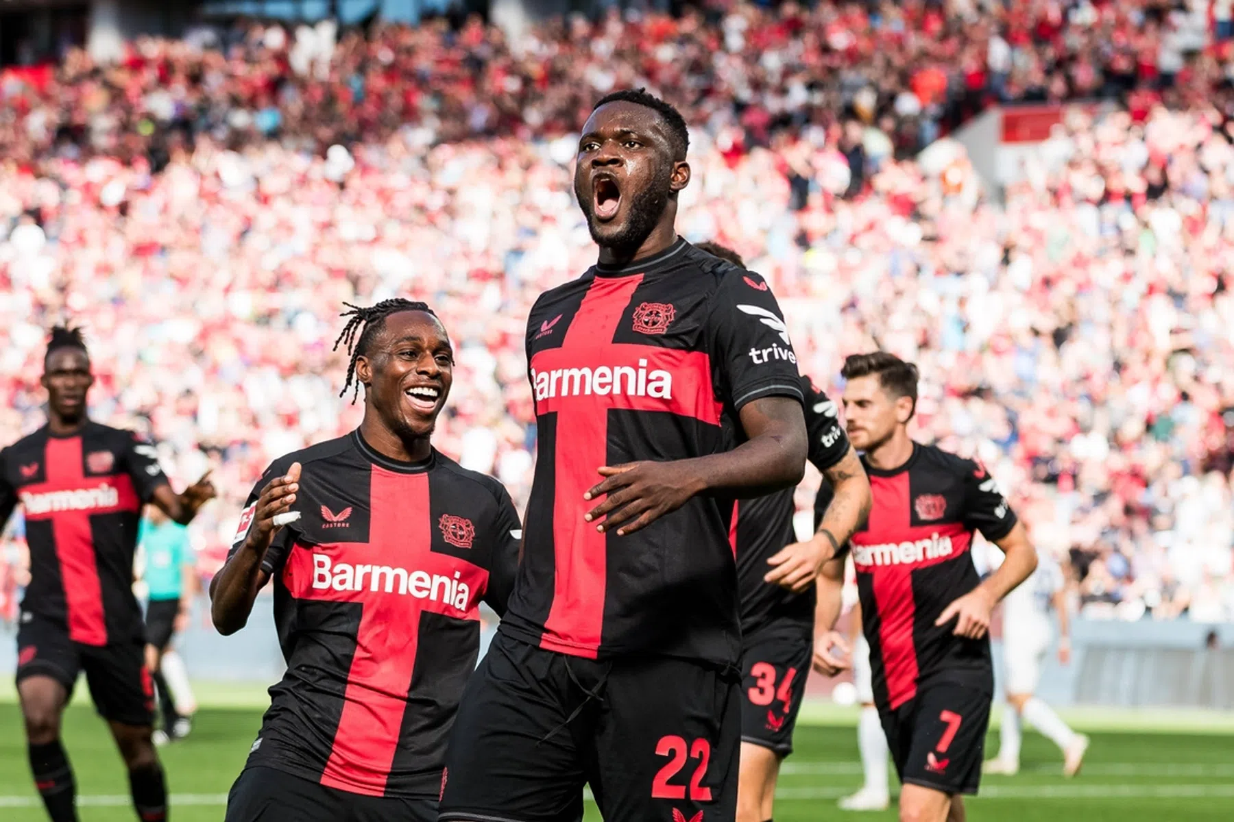 Uitblinker bij spectaculair Leverkusen zelfkritisch na Bundesliga-record 