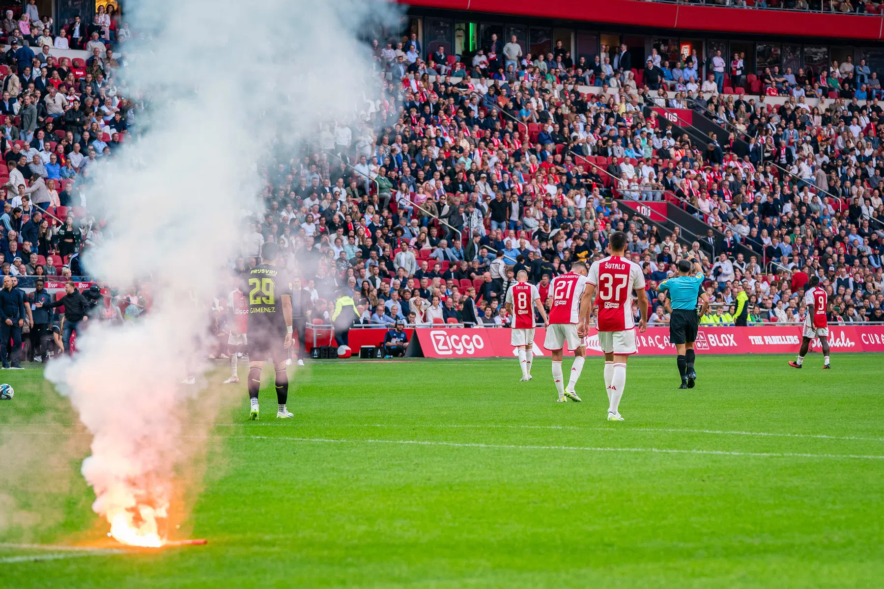 Buitenlandse media schrikken van 'fight club' Ajax: 'Niet meer de gidsclub'