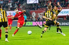 Thumbnail for article: Vlap krijgt letterlijk dreun tegen Vitesse: 'Vannacht een hoop pijnstillers'