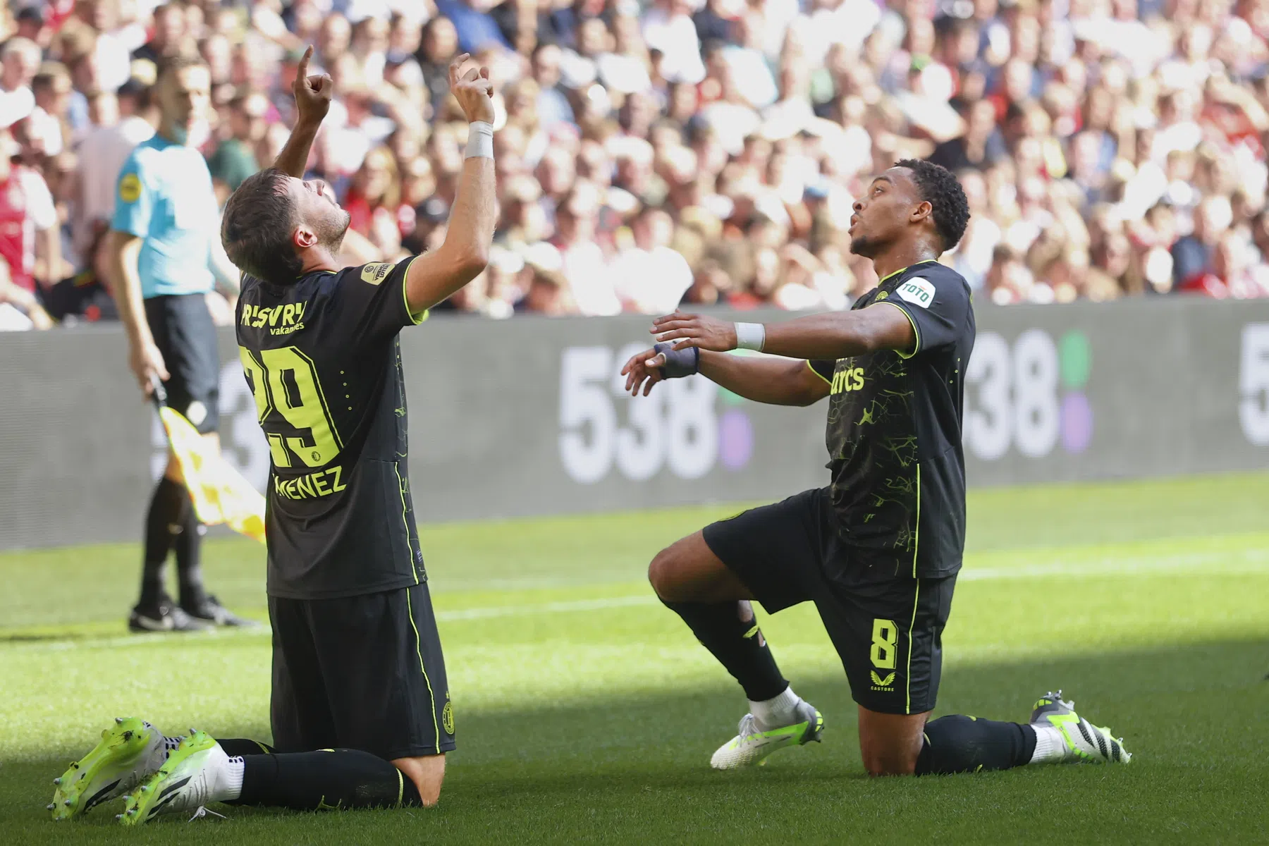 Giménez en Timber bewijzen Slot zijn gelijk bij Feyenoord