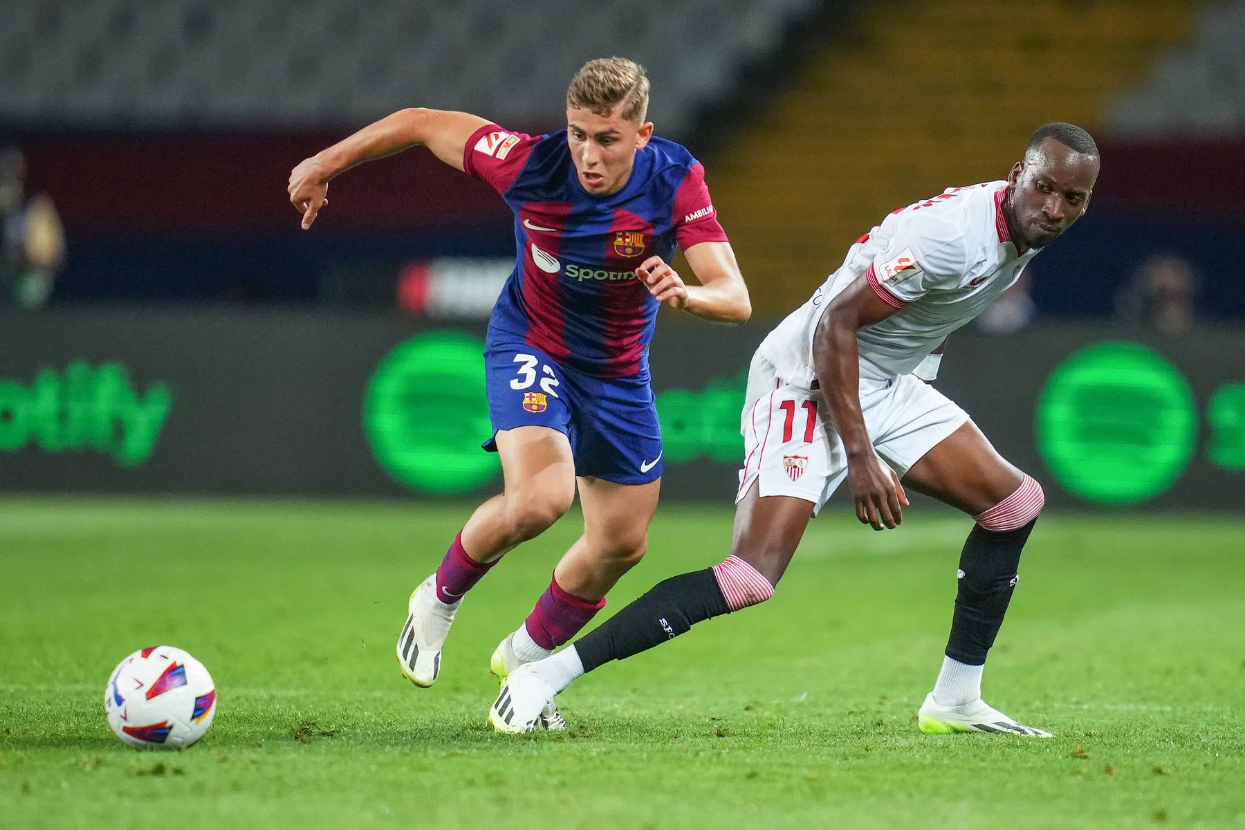 Barcelona-talent blinkt uit bij afwezigheid Frenkie de Jong en Pedri