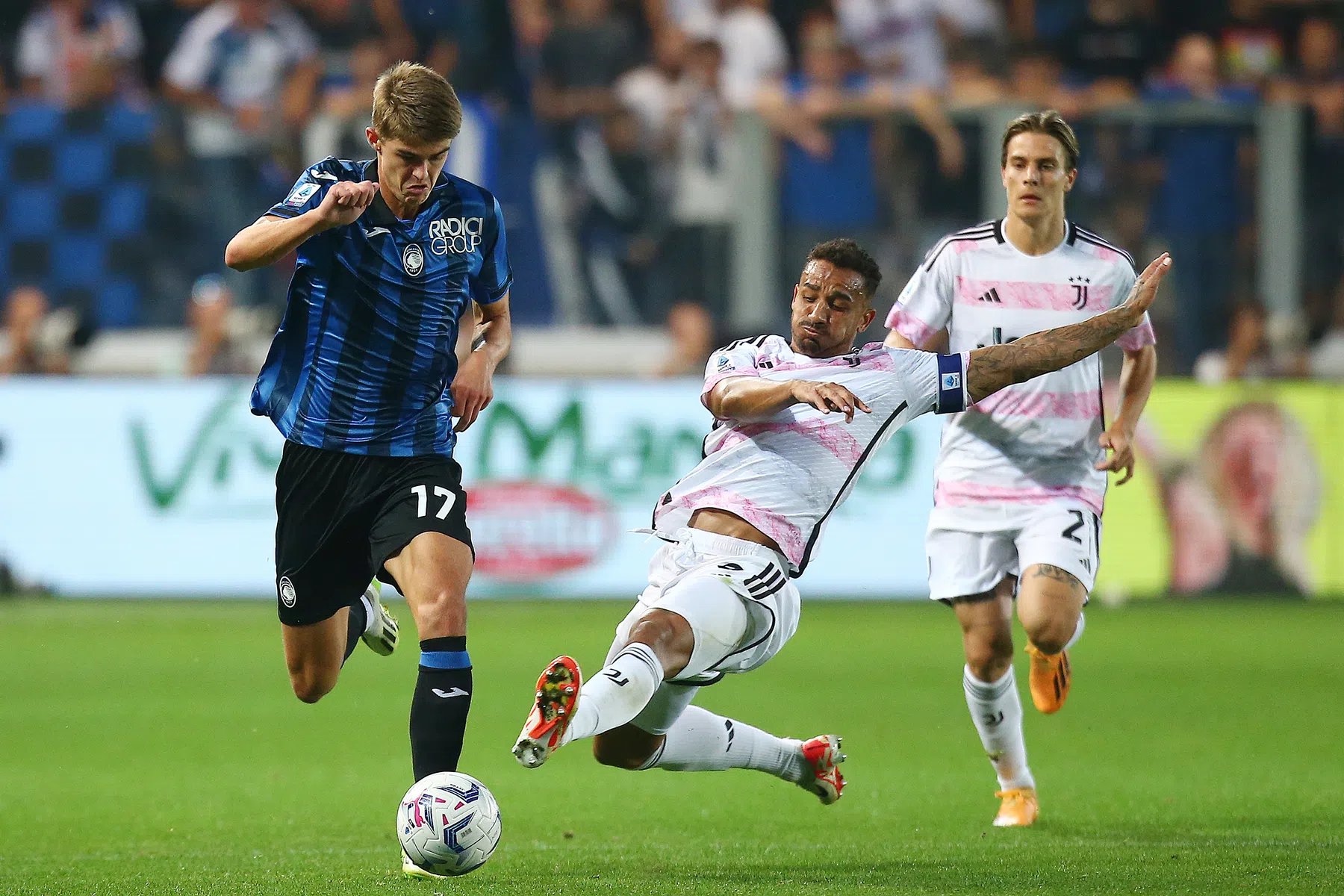 Koopmeiners verzuimt Atalanta langs Juventus te schieten