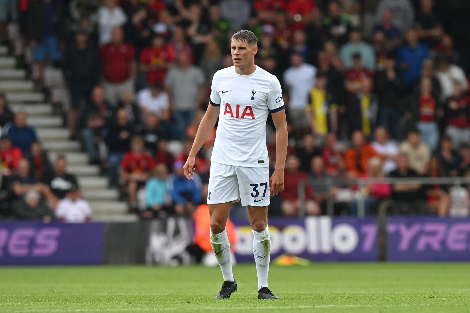 Tottenham blij met Van de Ven: 'Dankbaar dat ik met hem mag spelen'