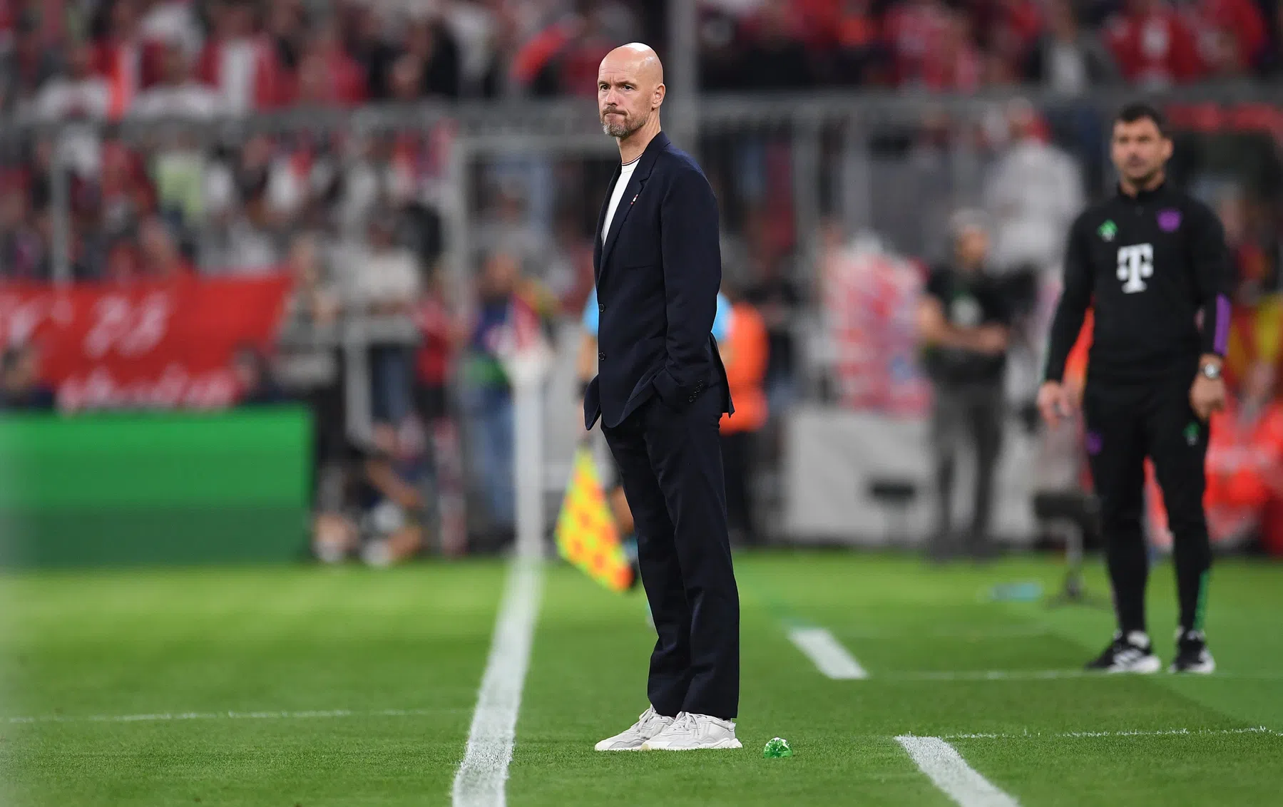 Kritiek op transferbeleid Ten Hag: 'Het zijn zíjn spelers, daar kan hij niet omheen'
