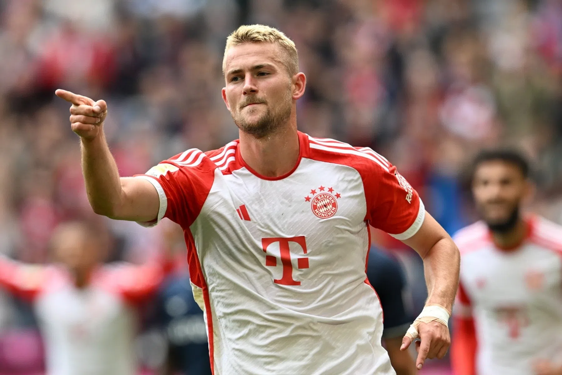 Bayern-directeur geeft update over De Ligt en gaat in op Boateng-plan