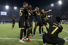 Thumbnail for article: Bellingham steelt met geweldige sologoal de show in Napels