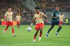 Thumbnail for article: Lens zet groep PSV op zijn kop met zege op Arsenal