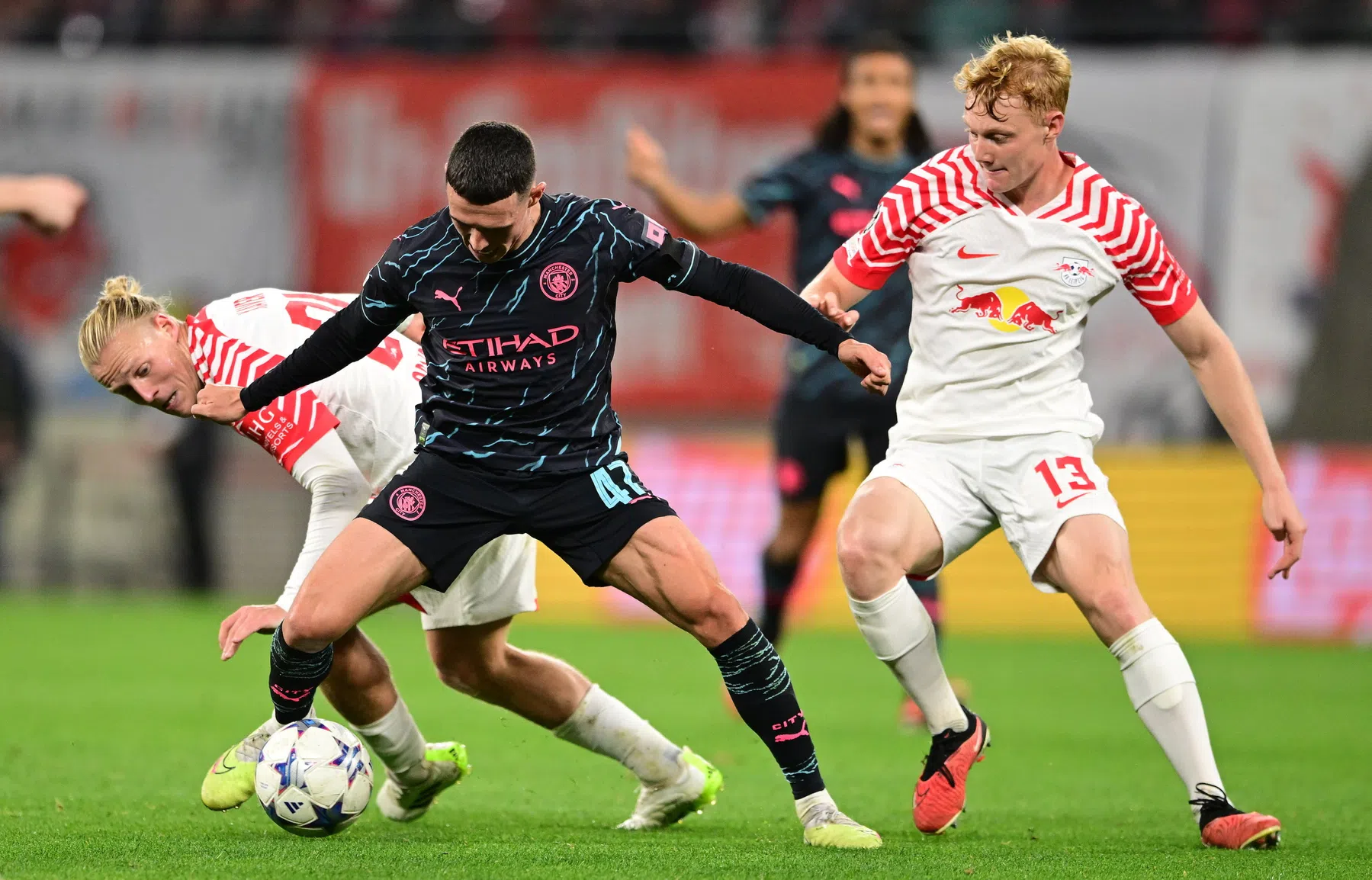 Manchester City krijgt pas laat wat het verdient in Leipzig