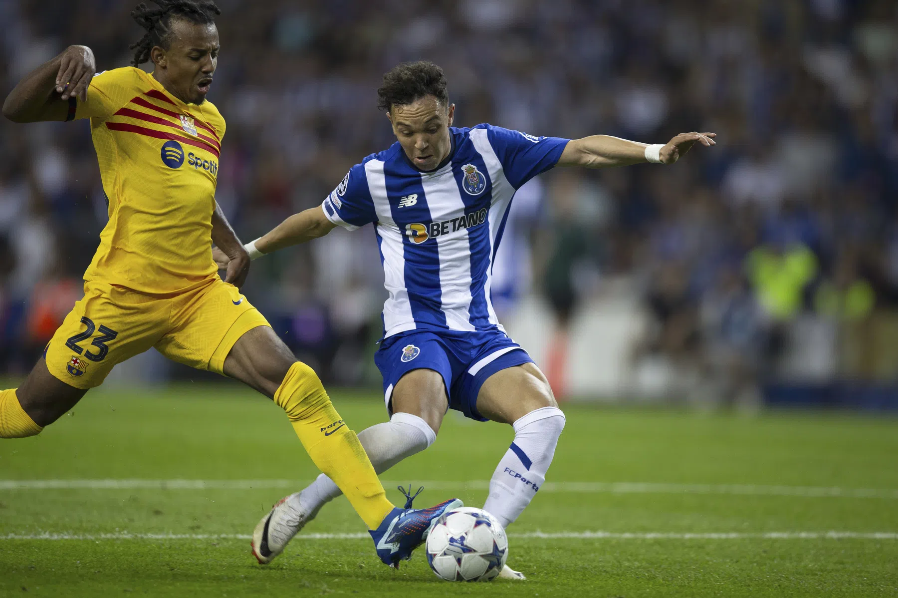 Koundé imiteert Davids met heroïsche ingreep