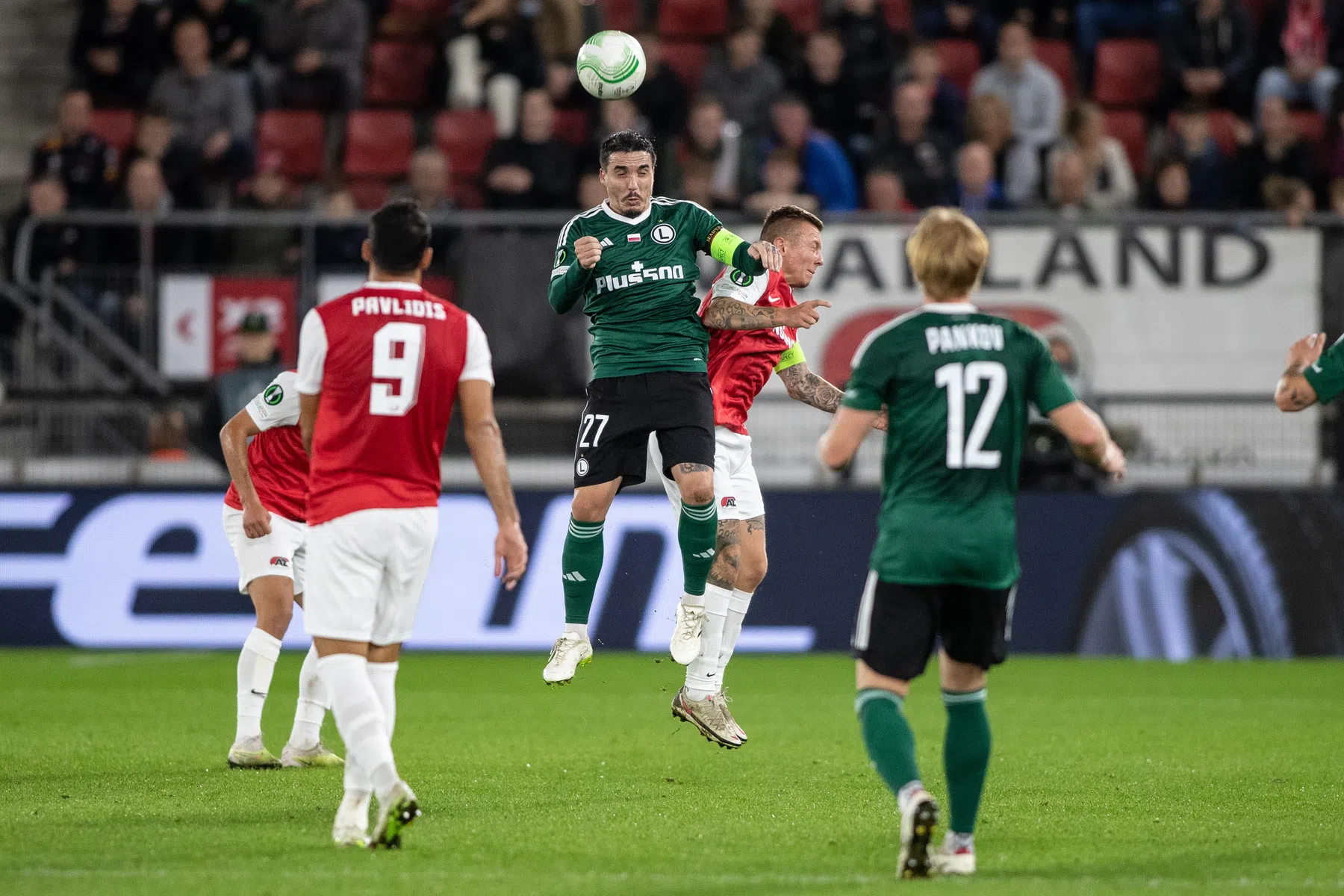 'Twee Legia-spelers gearresteerd na uitwedstrijd in Alkmaar'