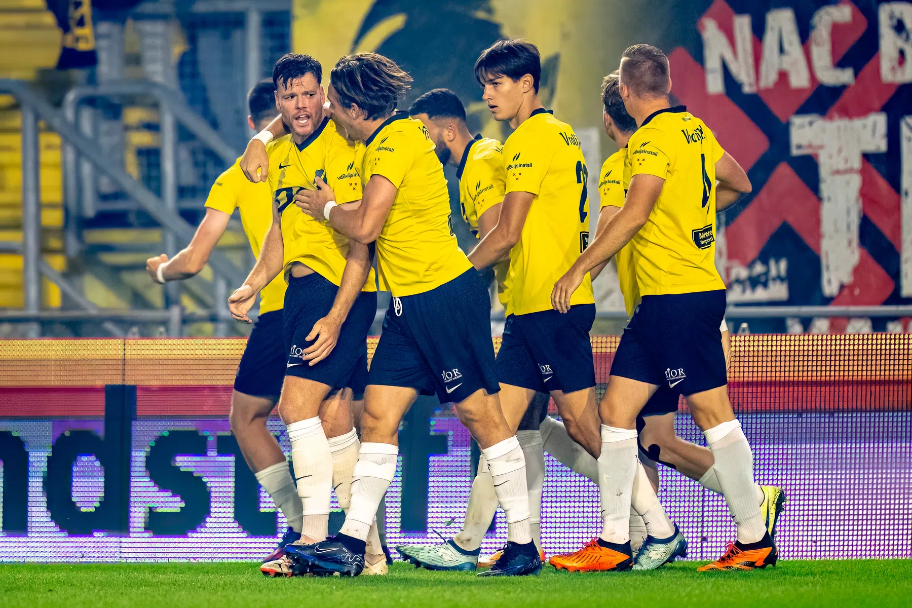 Explosie van geluk bij NAC door extreem late zege tegen FC Groningen