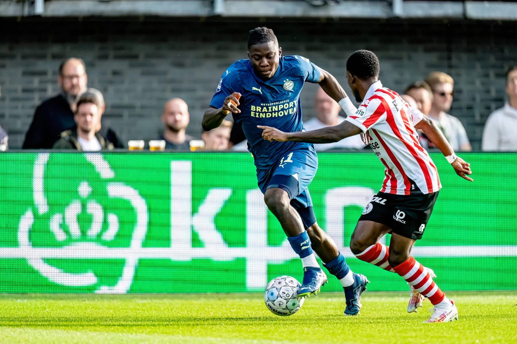 Bakayoko zet treffer op Het Kasteel op één: 'Moet ook goals maken'