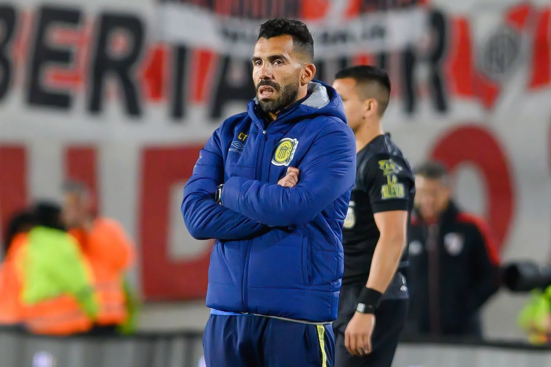 Tévez luidt noodklok: 'Drie van mijn spelers kunnen niet optellen of aftrekken'