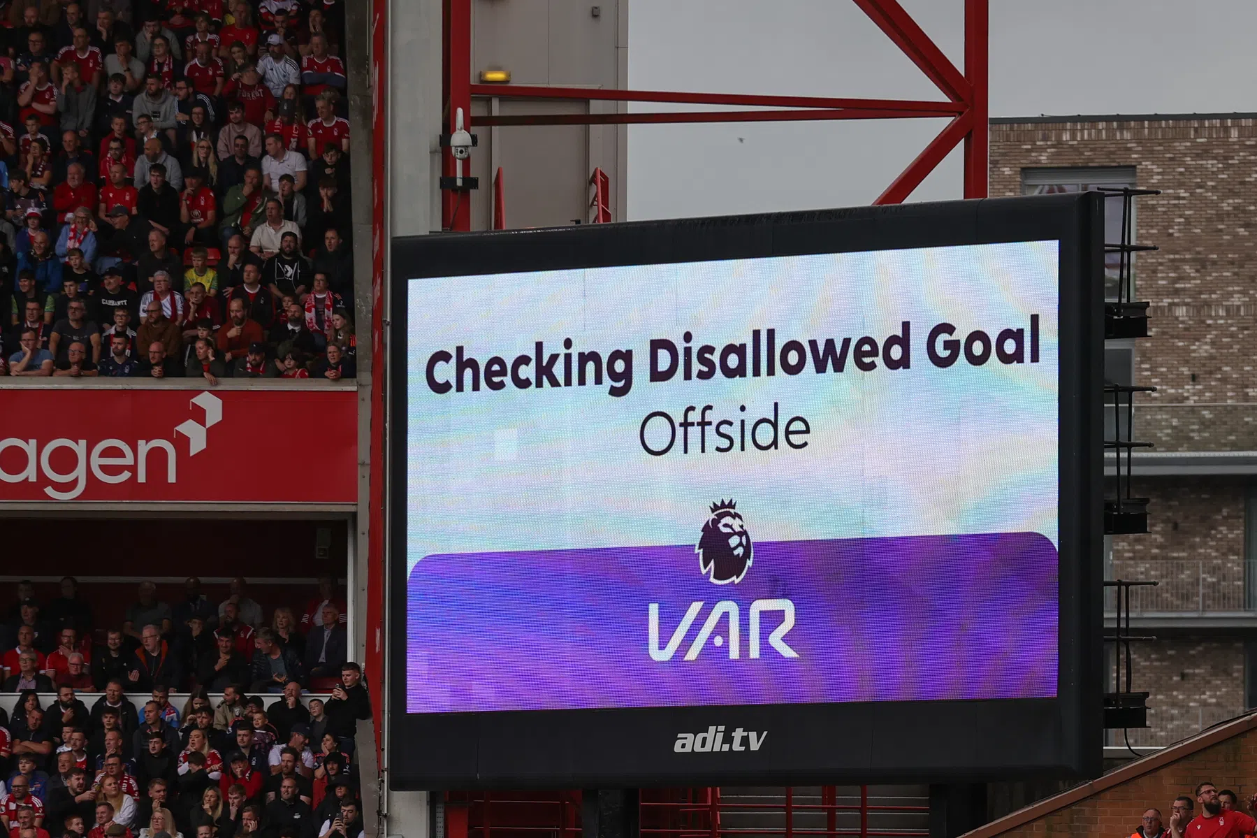 Engelse scheidsrechtersbond grijpt in na VAR-blunder bij Spurs-Liverpool