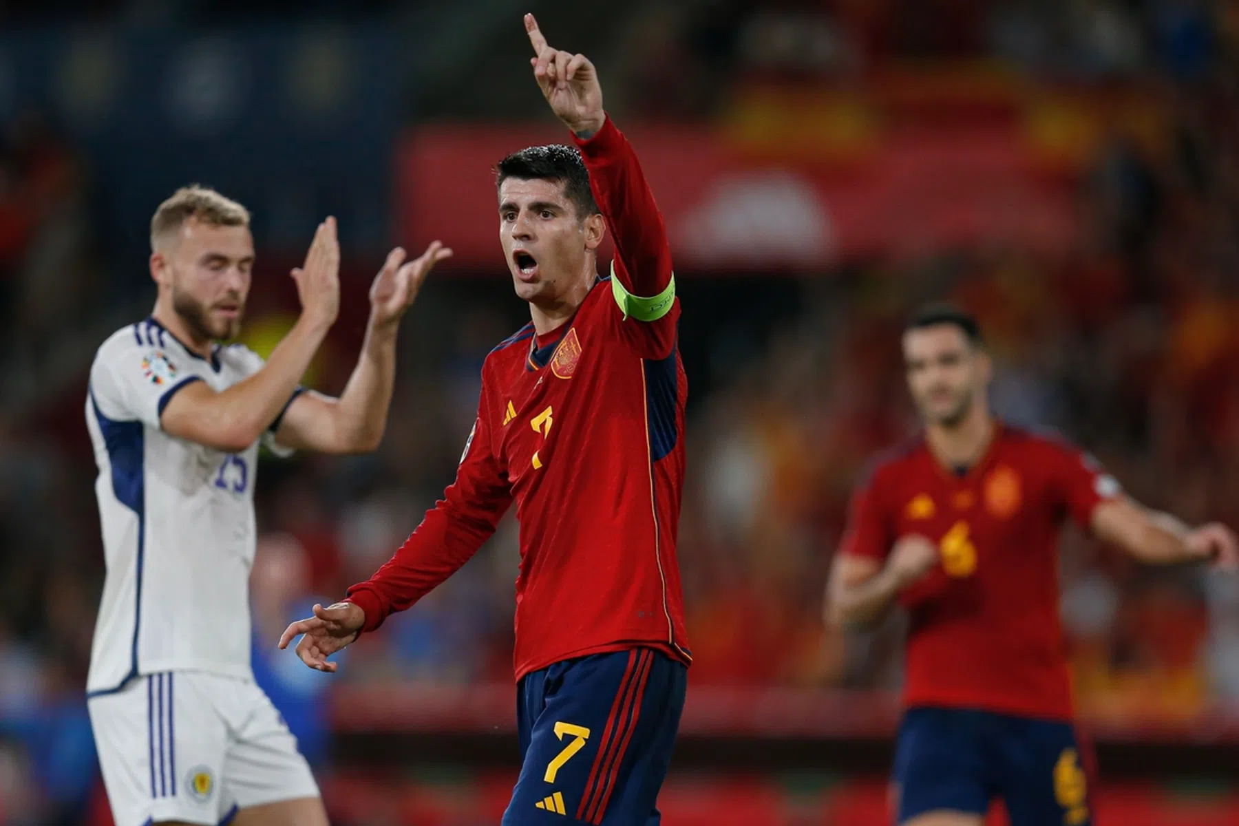 Spanje stelt EK-feestje Schotland uit na omstreden beslissing Gözübüyük