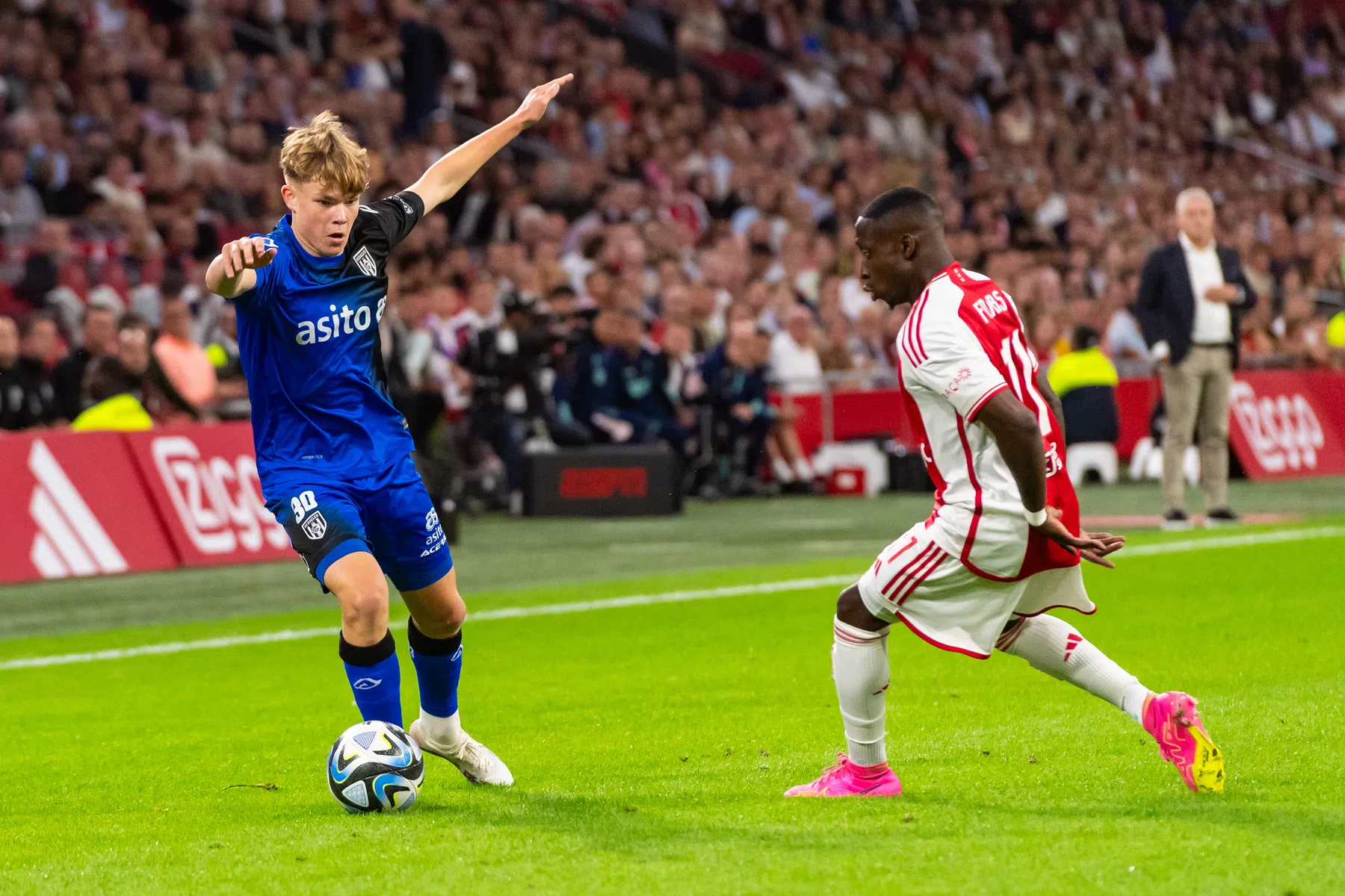 Heracles-talent ziet seizoen van doorbraak stranden door dubbele beenbreuk