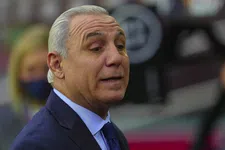 Thumbnail for article: Stoichkov koestert wrok van 25 jaar: 'Louis van Gaal is nep, een leugenaar'