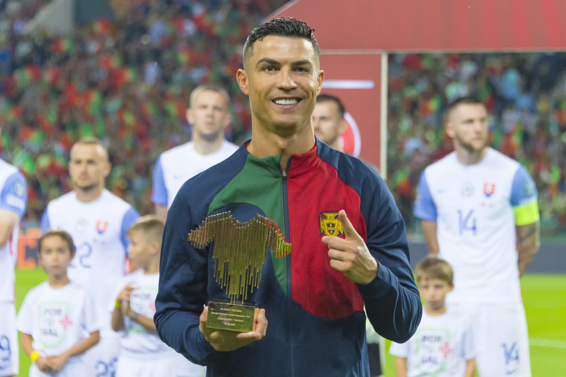 Ronaldo spot op 38-jarige leeftijd nog met alle interlandwetten