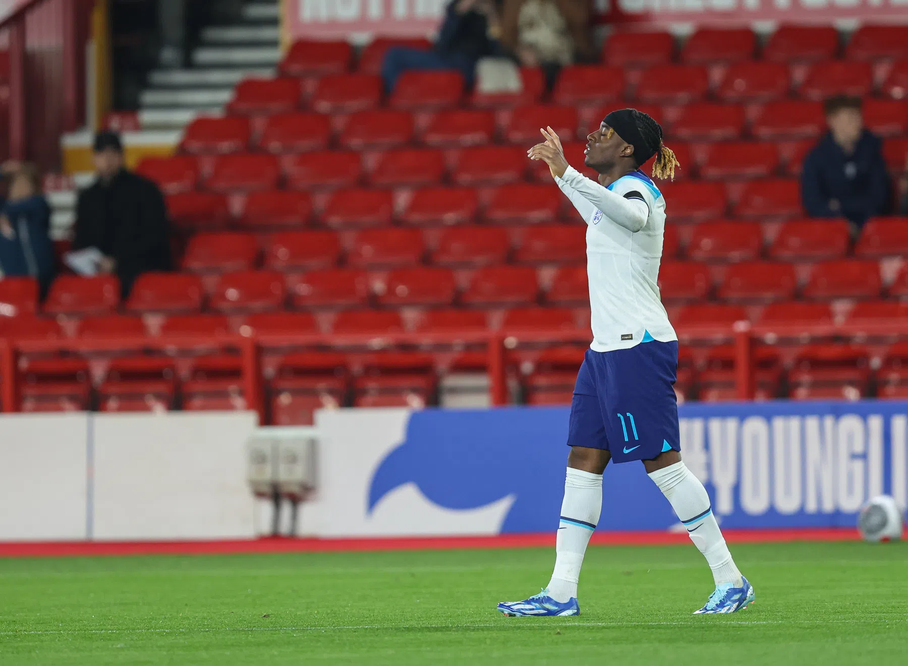 Fraaie goal Madueke levert Engelse beloften uiteindelijk niks op