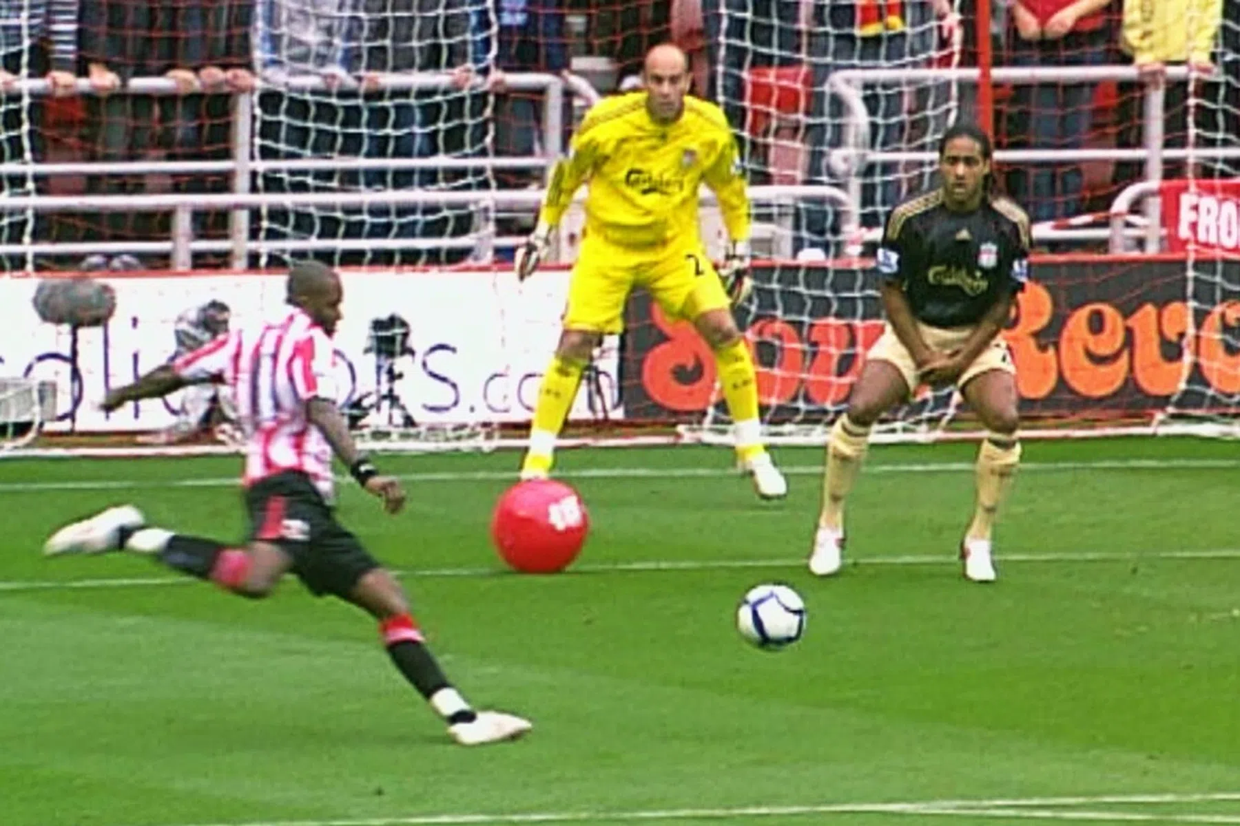 Toen er nog geen VAR was: beroemde 'strandbalgoal' is jarig