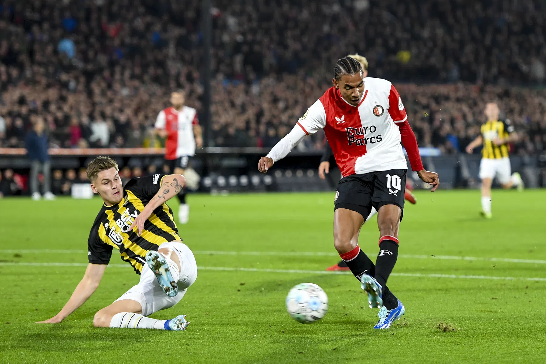 'Volwassen' Stengs bewierookt: 'Hele goede stap om naar Slot te gaan'