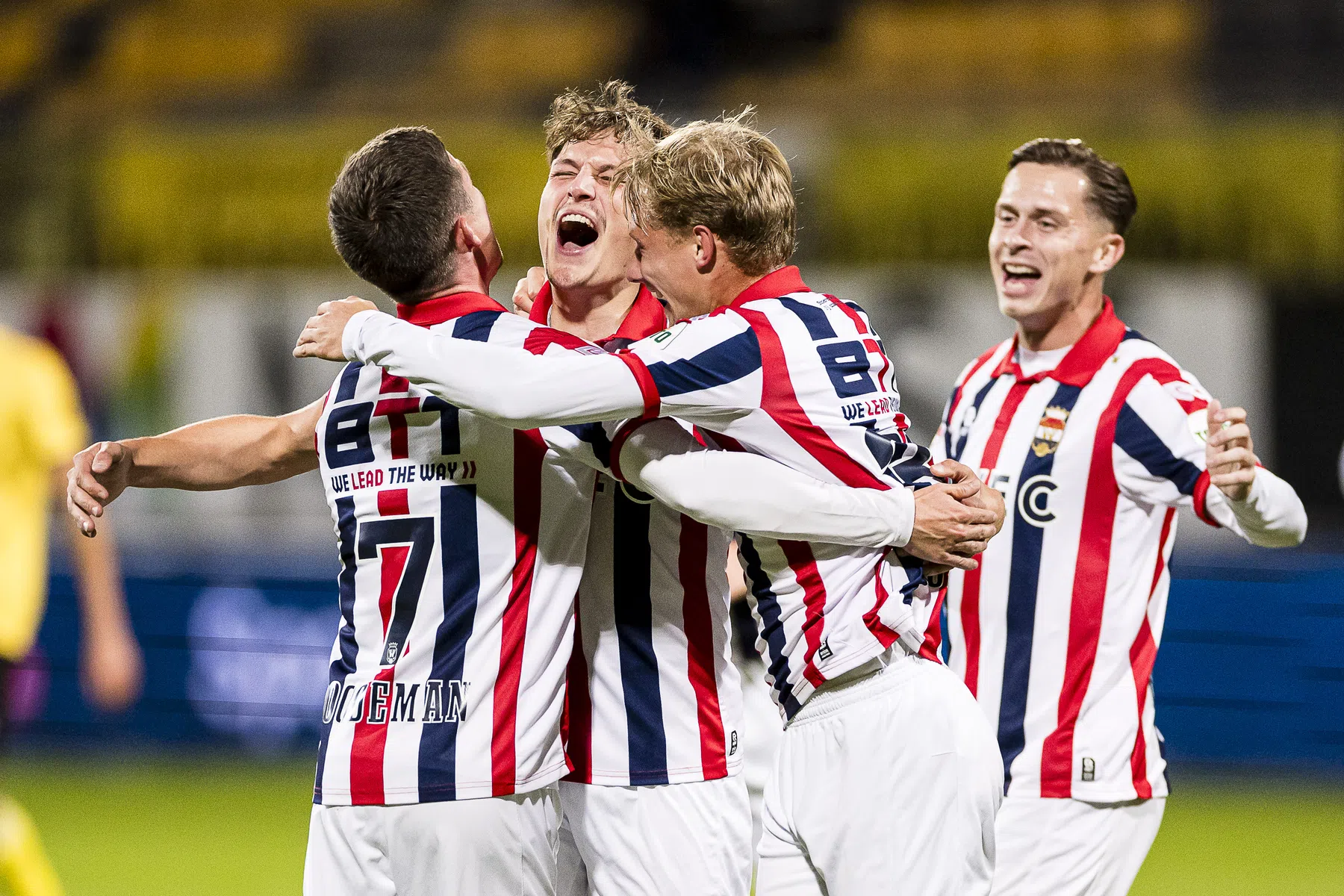 Willem II dendert door onder Maes en staat naast koploper Roda