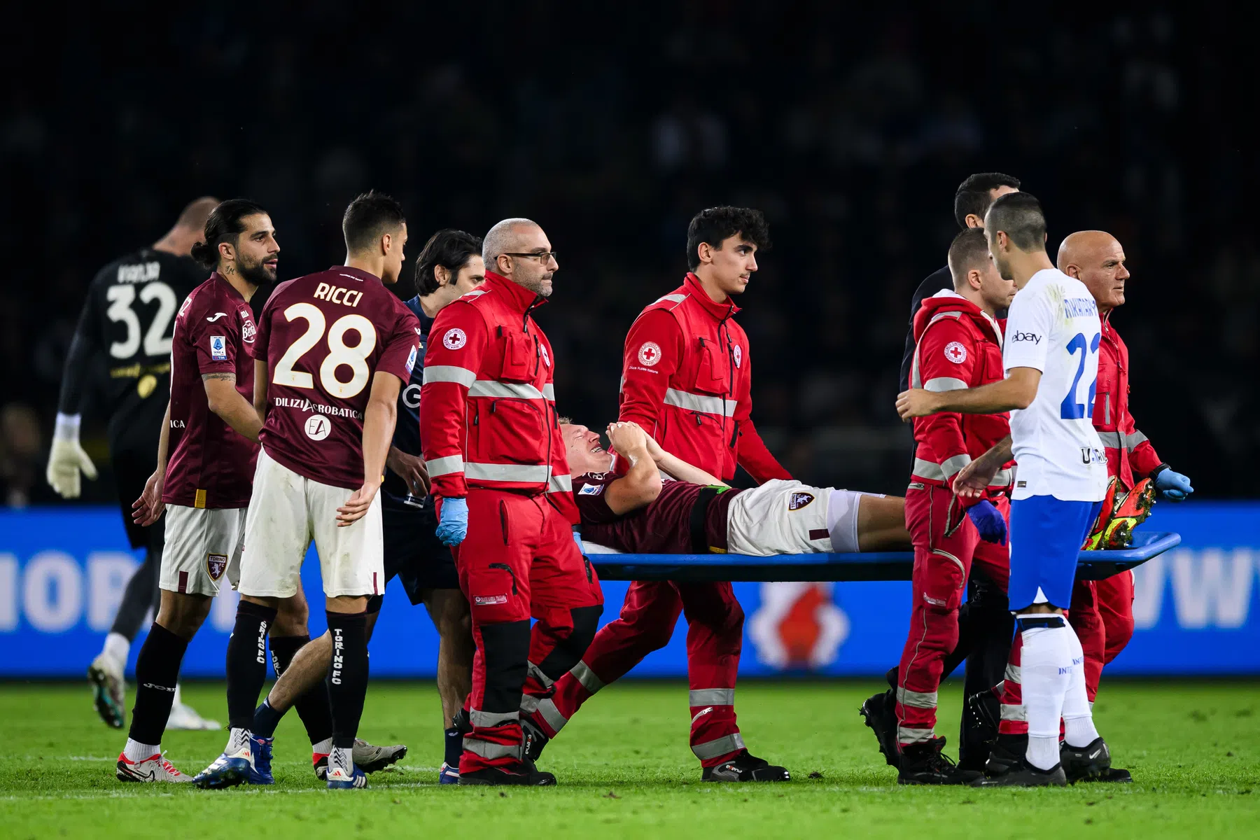 Zorgen om Schuurs: Torino-verdediger in tranen van het veld