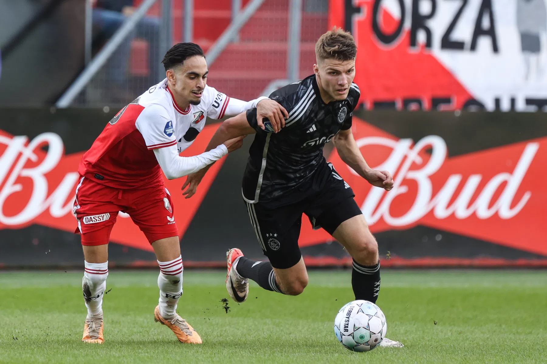 Ajax vestigt negatief clubrecord met achtste duel zonder zege