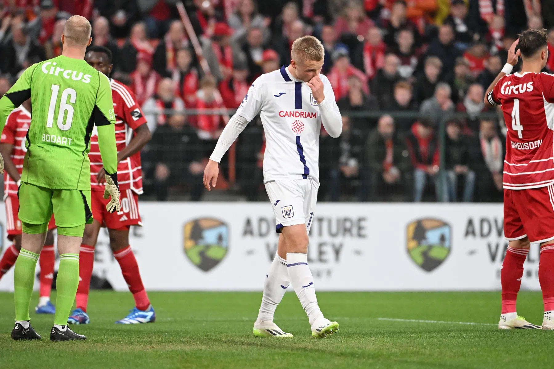 Knappe reeks Dolberg sneeuwt onder door grootse Standard-comeback
