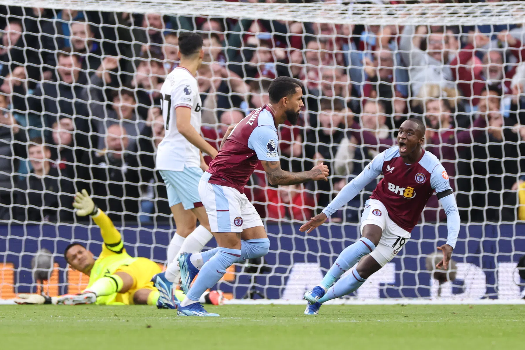 Aston Villa als nummer vijf naar Alkmaar, Douglas Luiz gaat Yorke voorbij