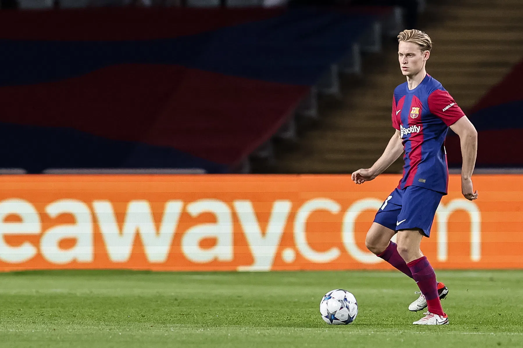 'Frenkie de Jong mogelijk nog een maand aan de kant'