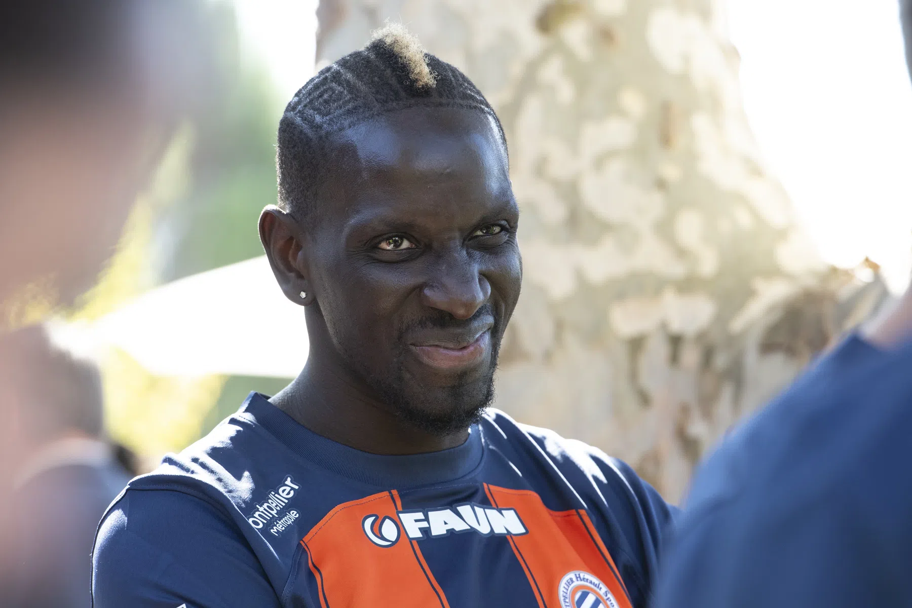 'Voormalig Liverpool-verdediger slaat trainer Montpellier met bezem'