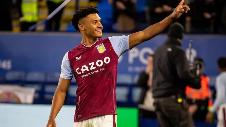 AZ - Aston Villa is hattrickhero-battle: Pavlidis oog in oog met Watkins