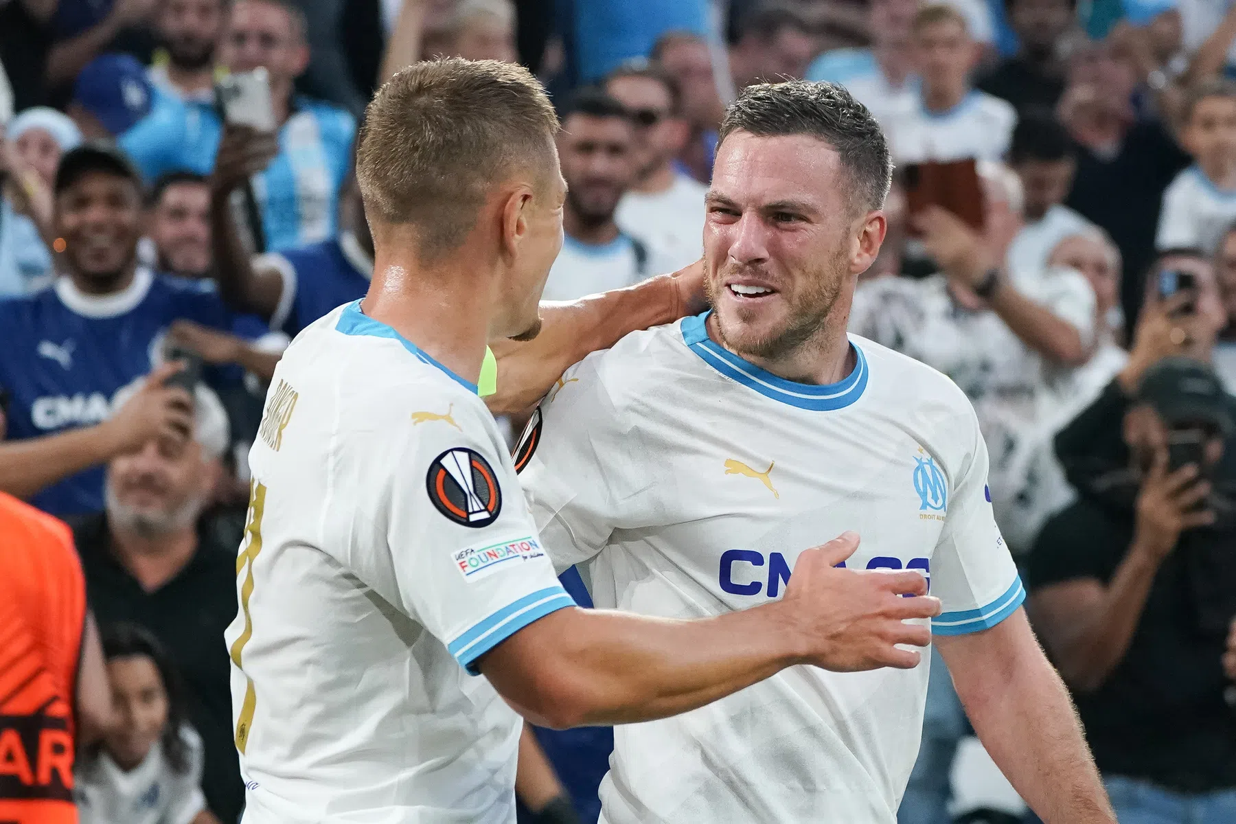 Marseille grijpt koppositie in poule van Ajax, historische avond op de Faeröer
