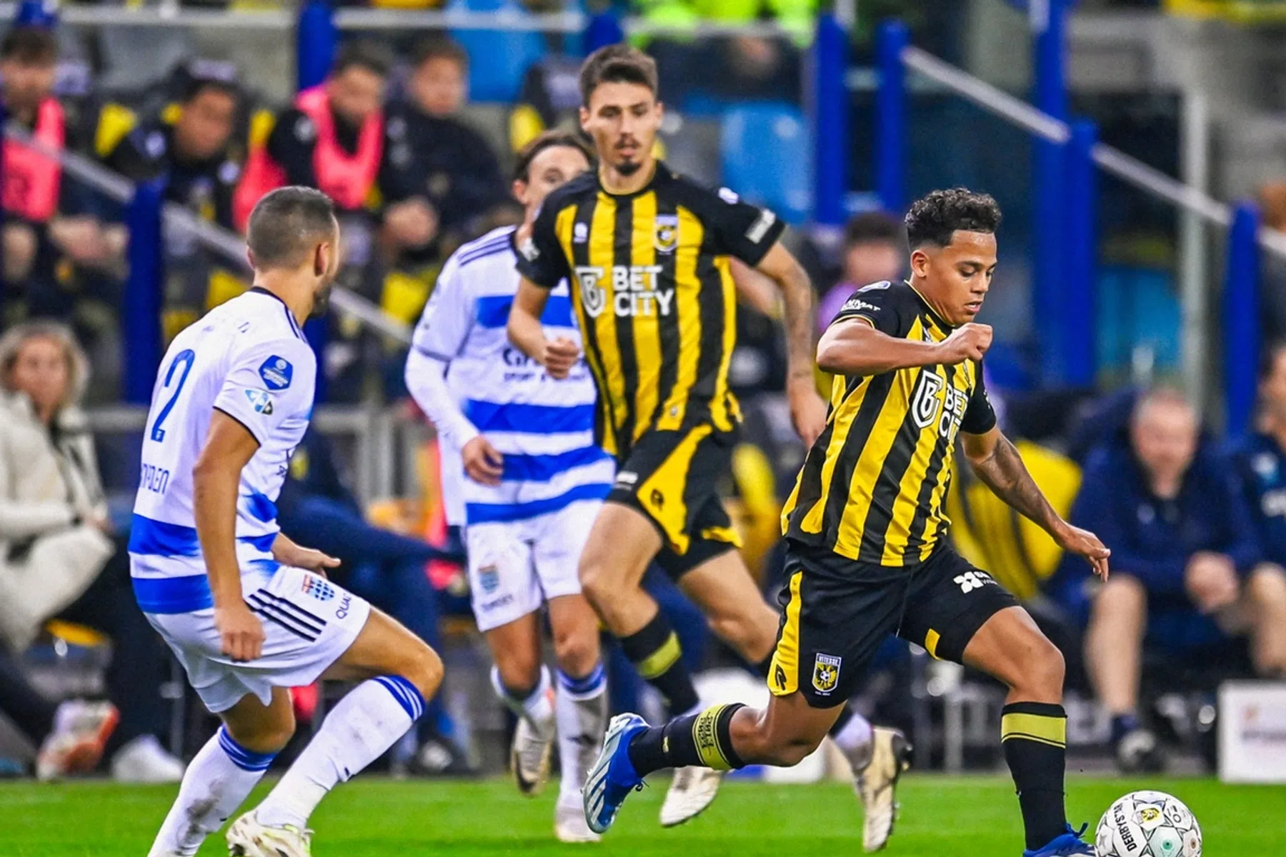 Moeilijk scorend Vitesse kan in slotfase toch juichen tegen PEC