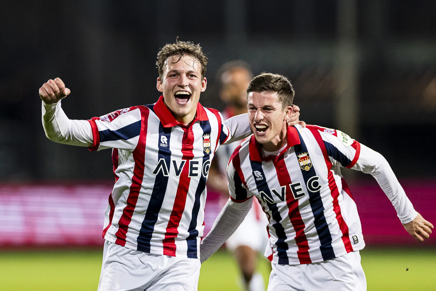 Roda en Willem II nemen afstand, FC Dordrecht dendert door