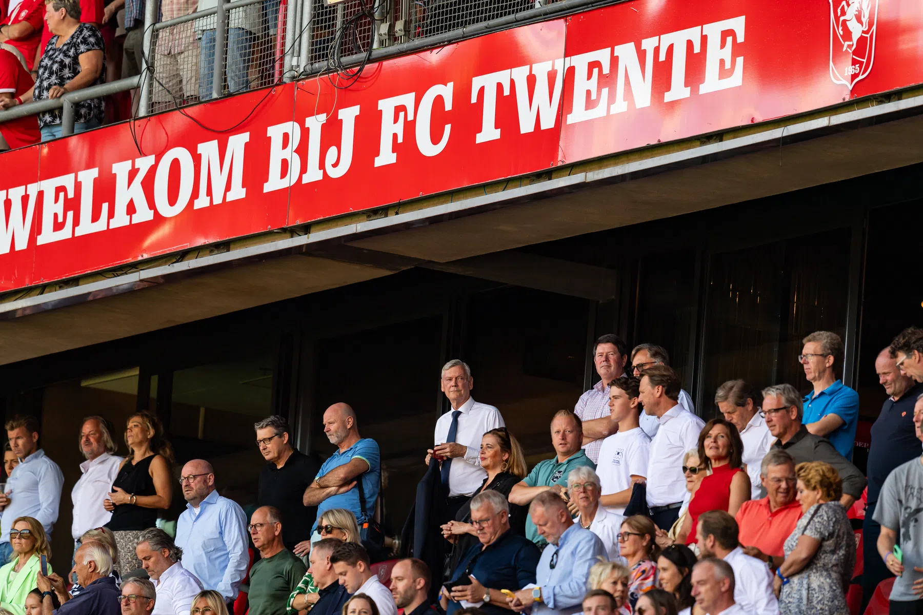 Van der Kraan roept FC Twente-fans op om te stoppen met liedjes over homo's