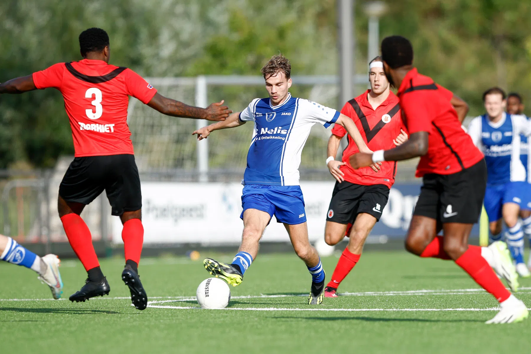De ploeggenoot van Taylor en Brobbey die nu geniet in de Tweede Divisie