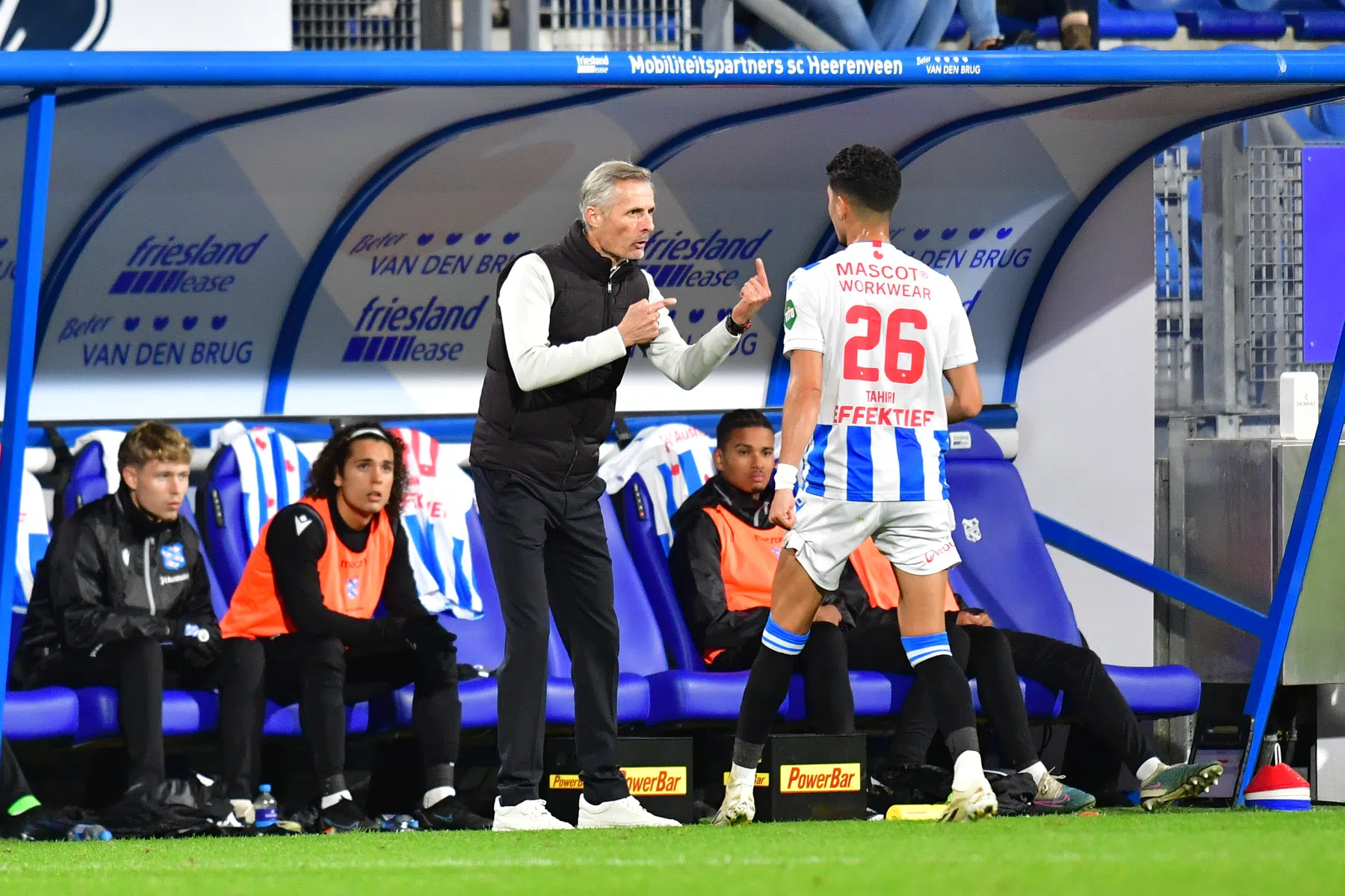 SC Heerenveen bezweert crisis: 'De druk stond er op, ook voor de trainer'